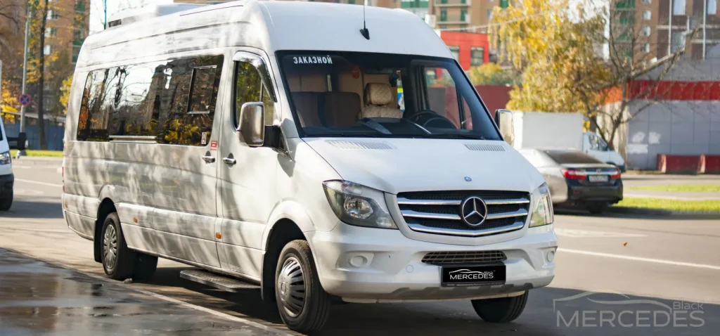 Микроавтобус Мерседес Спринтер белый
