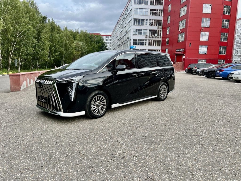 Минивен бизнес класса GAC M8 (6 пассажиров)