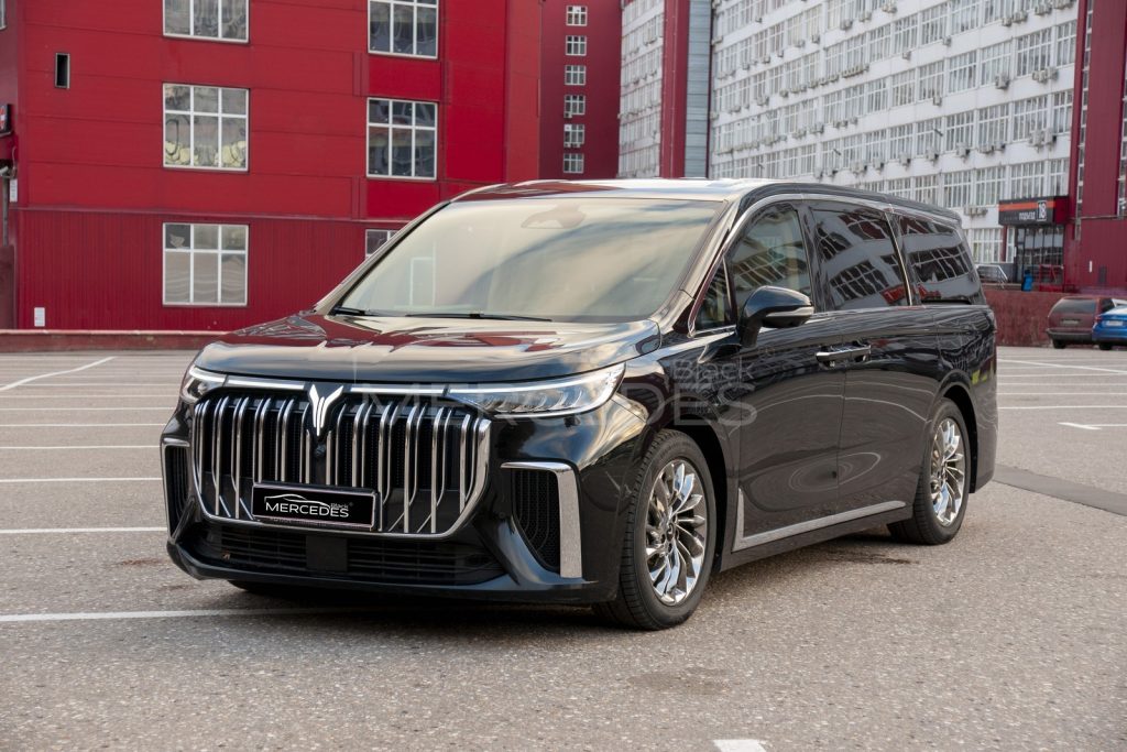 Минивен бизнес-класса Voyah Dream