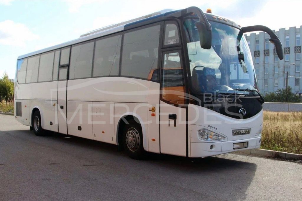Автобус King Long белый (53 места)