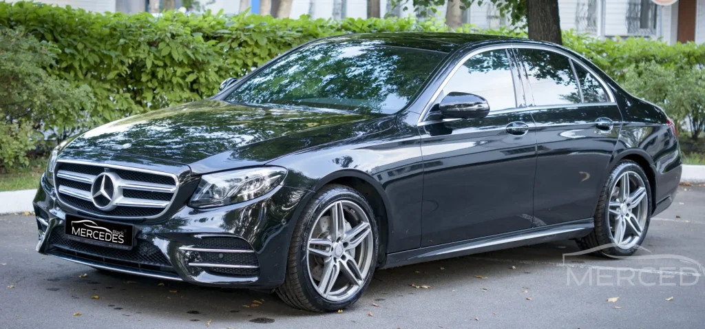 Mercedes-Benz E213 черный
