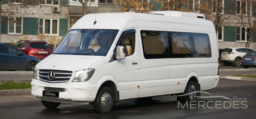 Микроавтобус Mercedes-Benz Sprinter белый