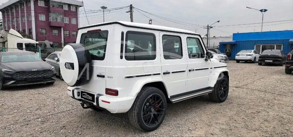 Внедорожник Мерседес Гелендваген белый