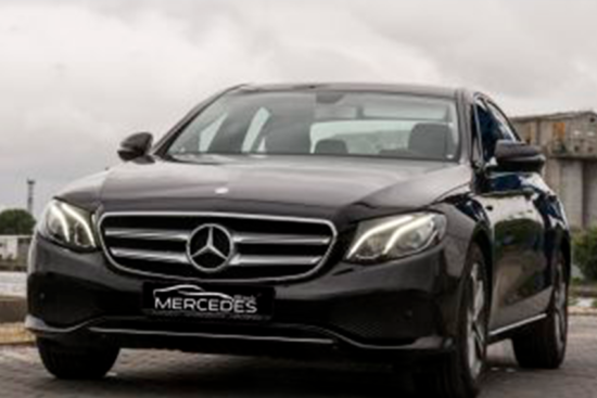 Седан Mercedes-Benz E213 черный