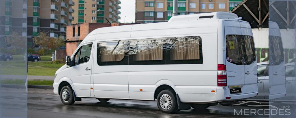 Микроавтобус Мерседес Спринтер белый
