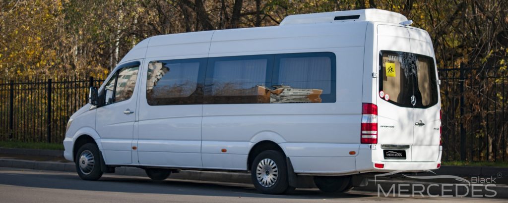 Микроавтобус Mercedes Sprinter белый