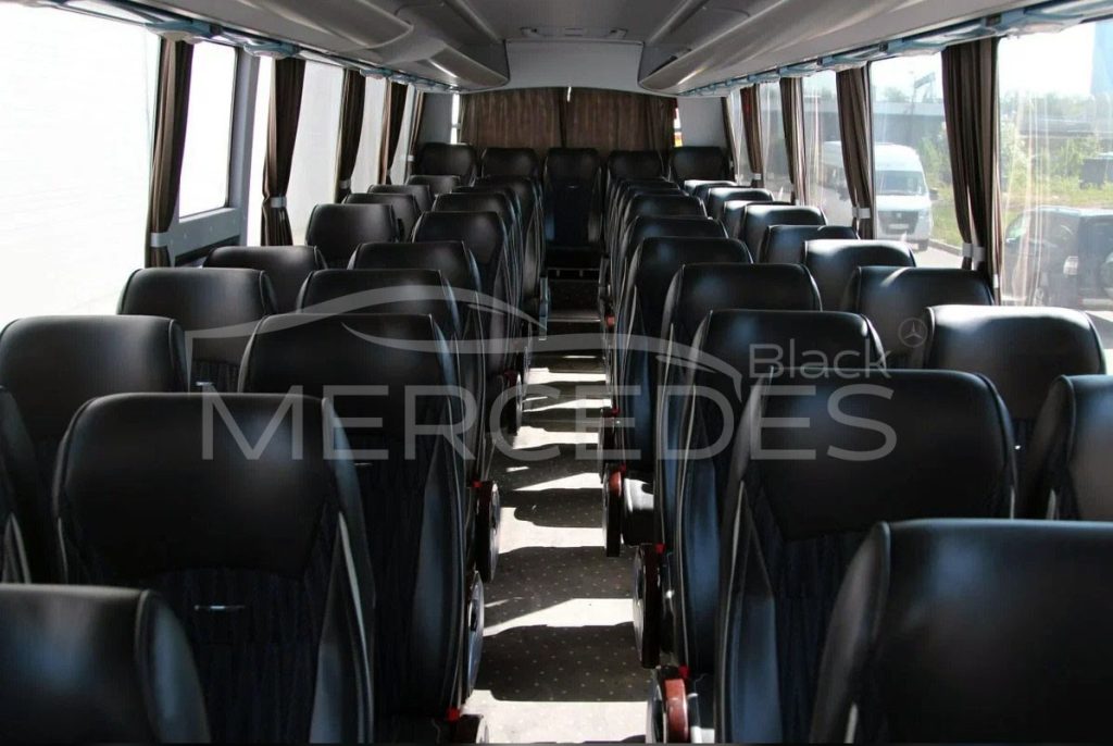 Автобус King Long белый (53 места)