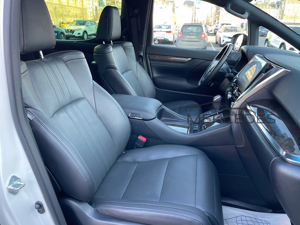 Минивэн Toyota Alphard NEW белый