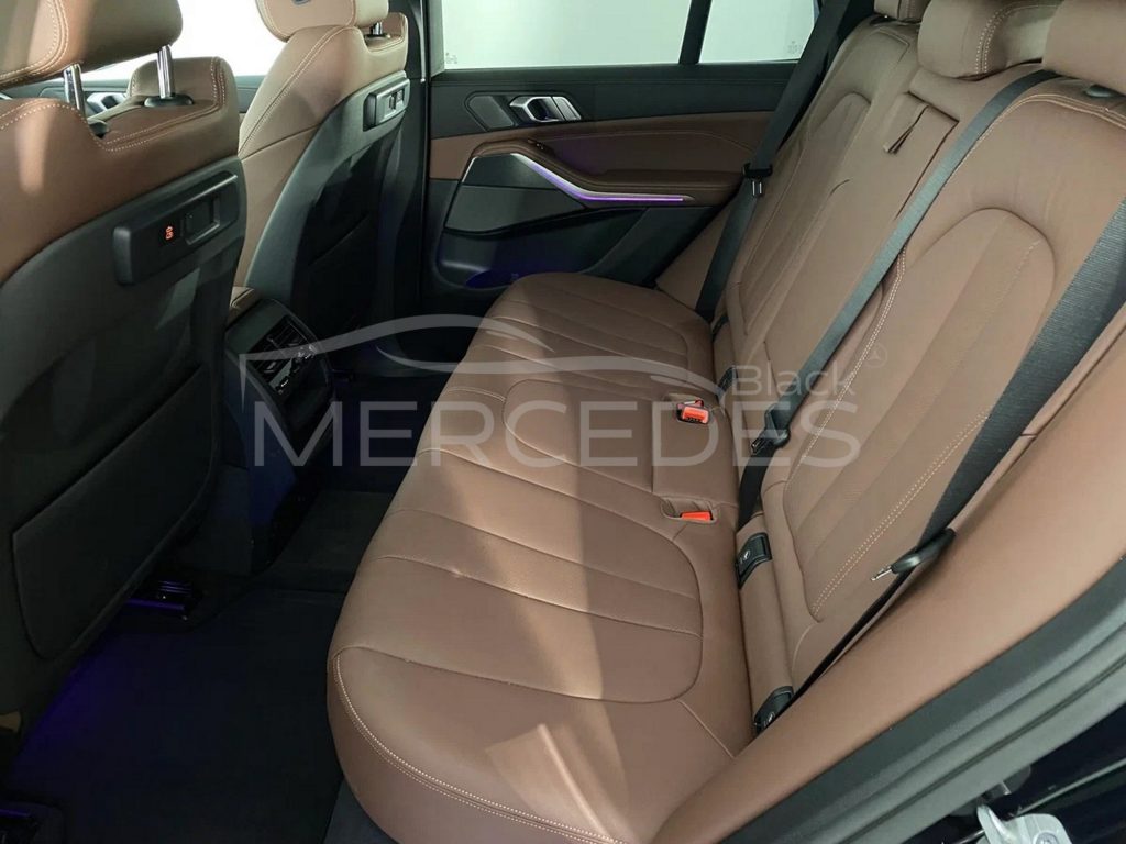 Джип BMW X5 IV G05