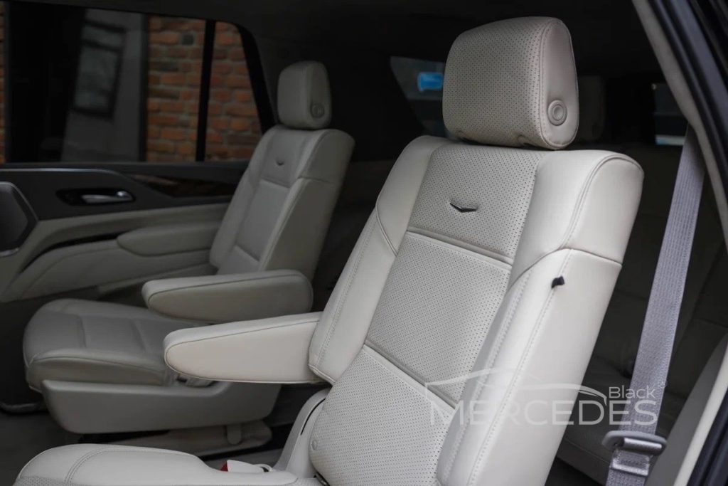 Внедорожник Cadillac Escalade 5 черный