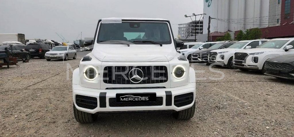 Внедорожник Мерседес Гелендваген белый