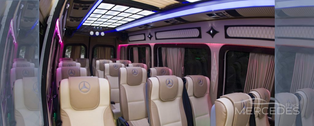 Микроавтобус Mercedes Sprinter белый