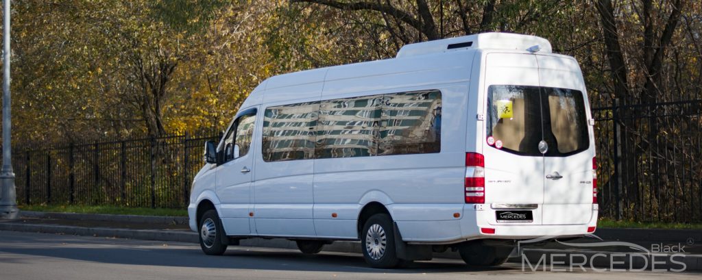 Микроавтобус Mercedes Sprinter белый