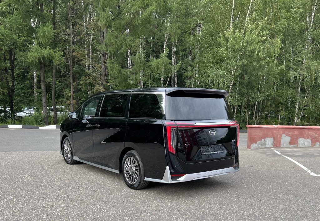 Минивен бизнес класса GAC M8 (6 пассажиров)