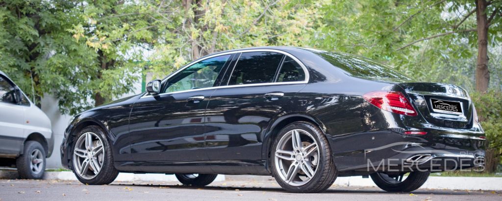 Mercedes-Benz E213 черный