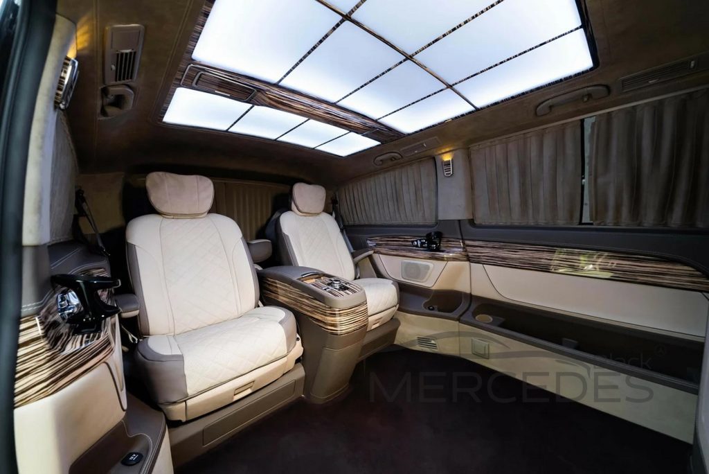Минивэн Мерседес V-класс (с перегородкой, VIP кабинет)