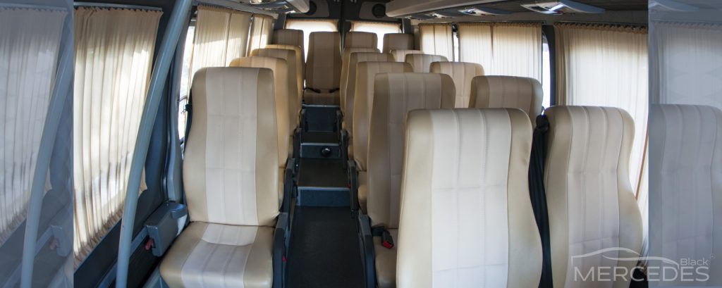 Микроавтобус Mercedes Sprinter белый
