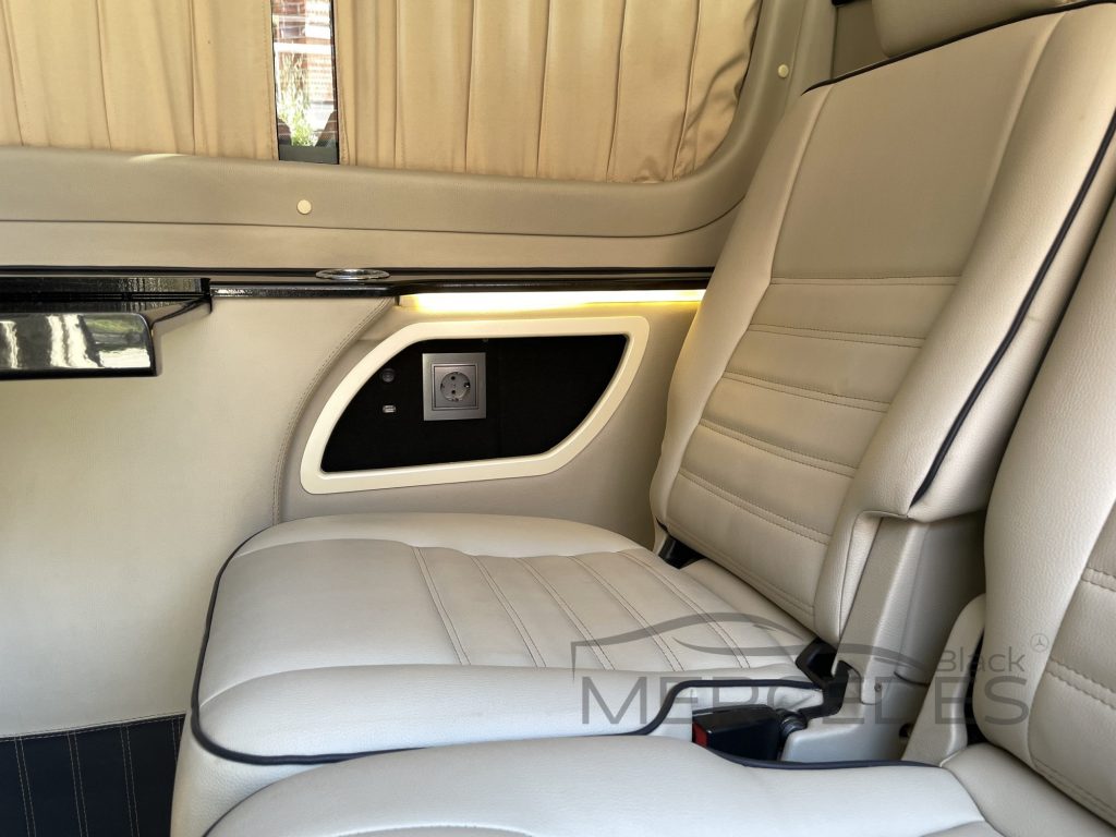 Микроавтобус Mercedes Sprinter VIP черный (10 мест)