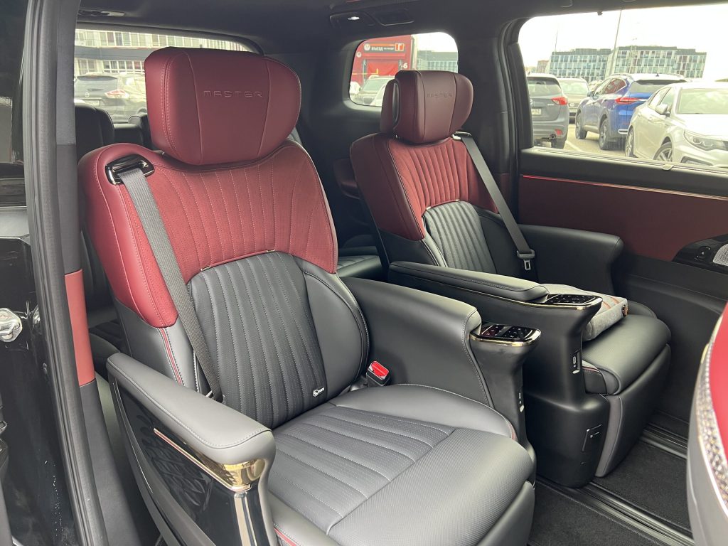 Минивен бизнес класса GAC M8 (6 пассажиров)