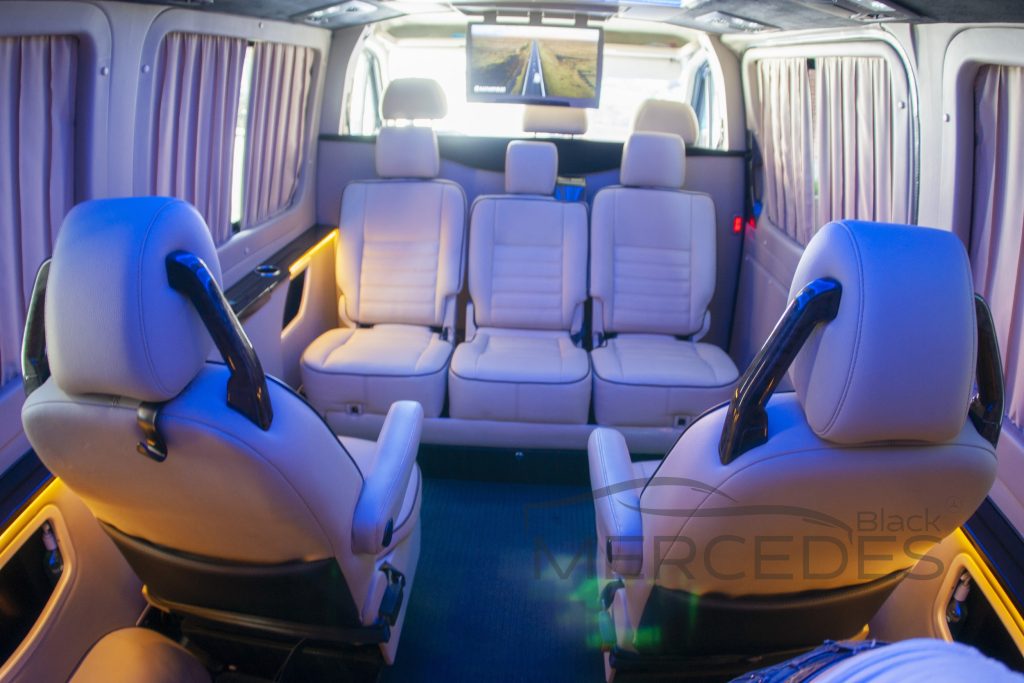 Микроавтобус Mercedes Sprinter VIP черный (10 мест)