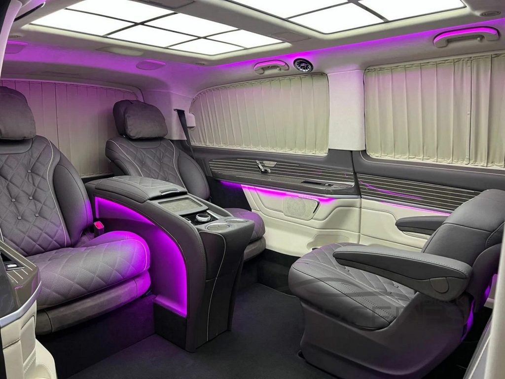 Минивэн Mercedes-Benz V-класс 2021 года (перегородка, VIP кабинет)