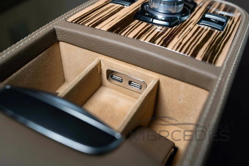 Минивэн Мерседес V-класс (с перегородкой, VIP кабинет)