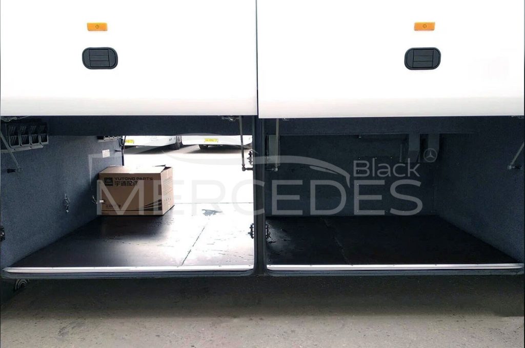 Автобус Yutong 6122 белый (53 места)