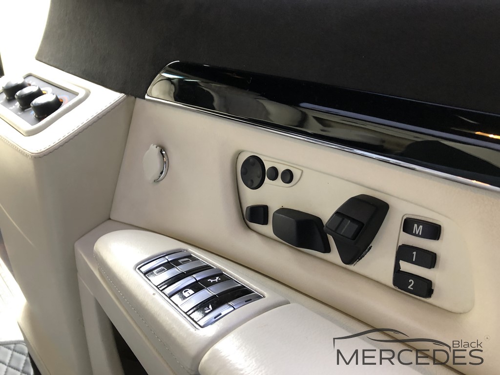 Микроавтобус Chevrolet Express (офис на колесах, VIP кабинет)