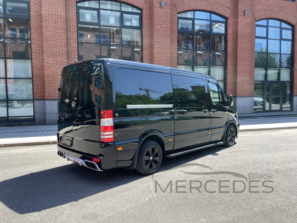 Микроавтобус Mercedes Sprinter VIP черный (10 мест)