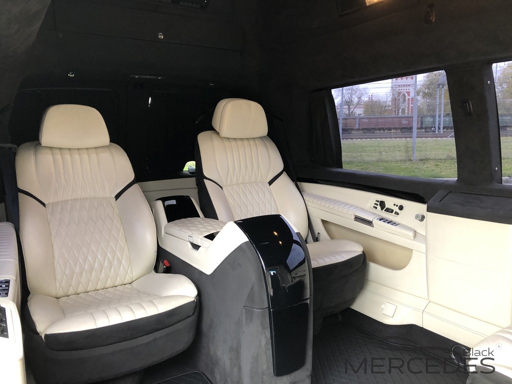 Микроавтобус Chevrolet Express (офис на колесах, VIP кабинет)