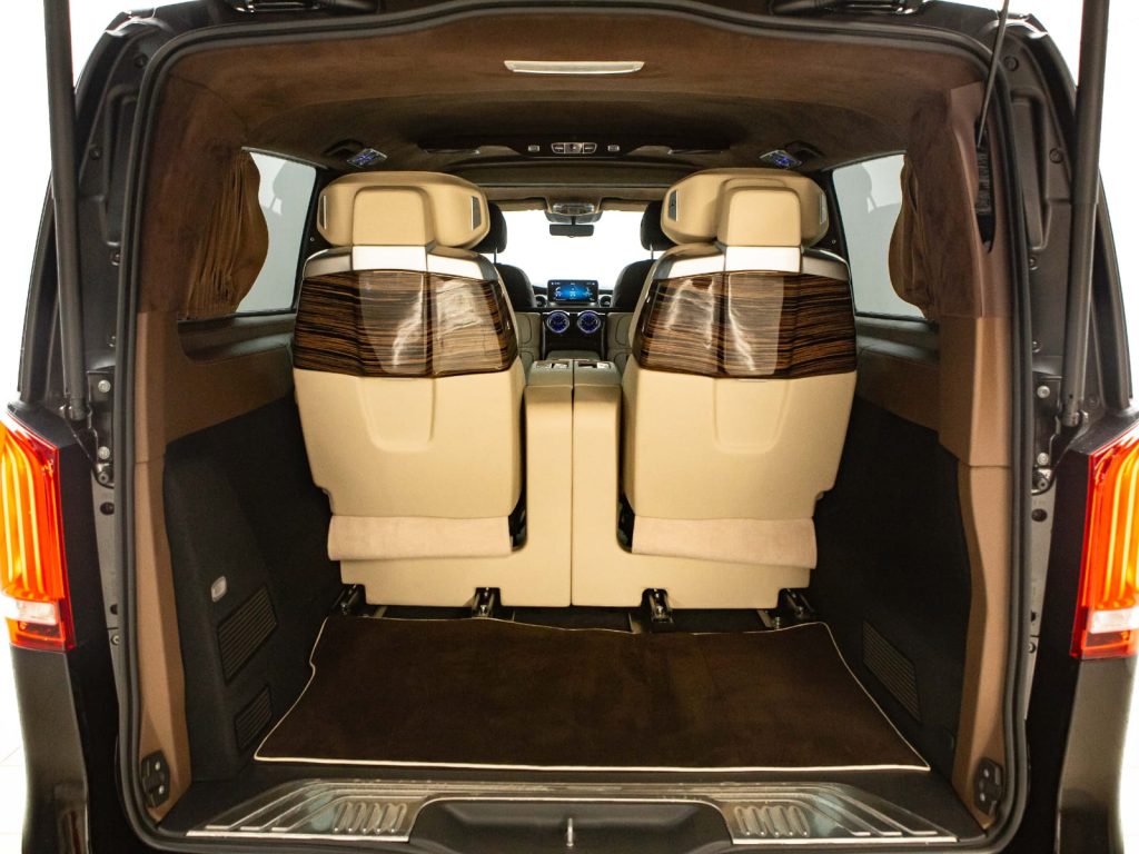 Минивэн Mercedes-Benz V-класс 2023 года (перегородка, VIP кабинет)