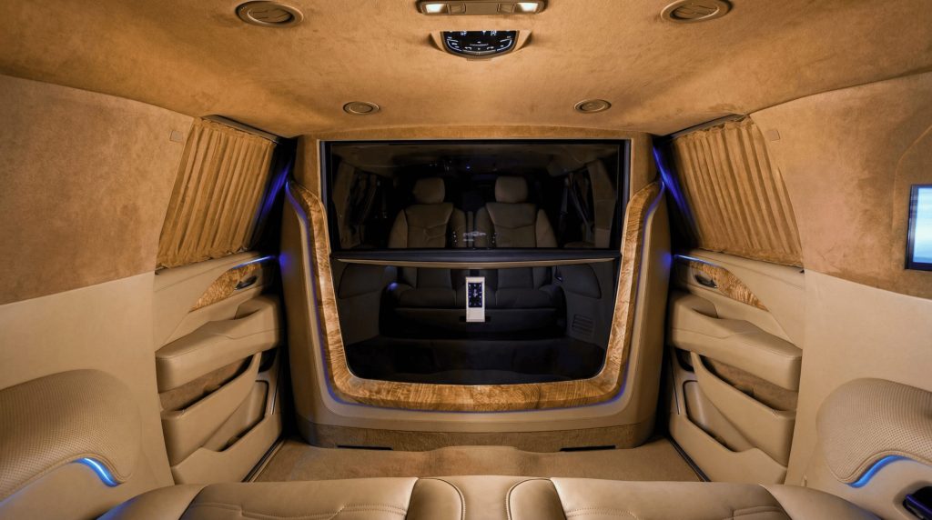 Джип Cadillac Escalade IV VIP кабинет с перегородкой