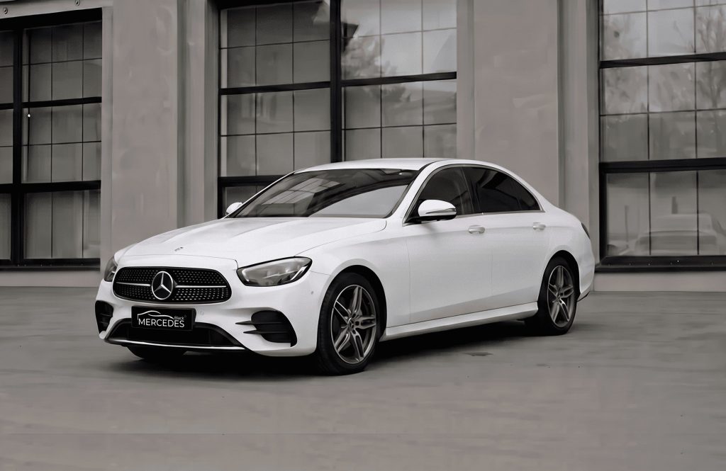 Белый седан Mercedes-Benz E213 рестайлинг
