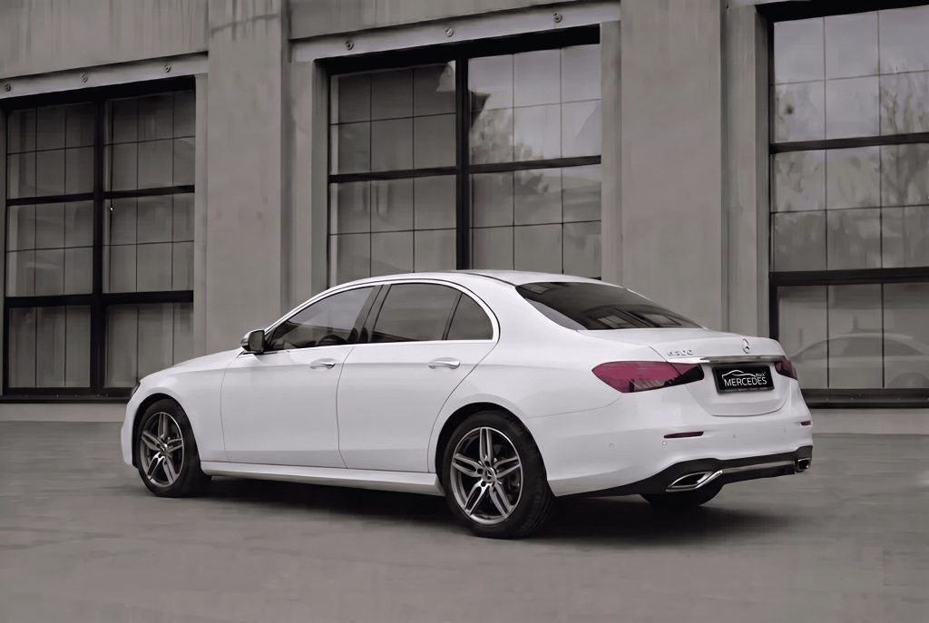 Белый седан Mercedes-Benz E213 рестайлинг