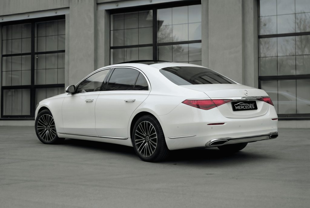 Белый Mercedes-Benz S-223