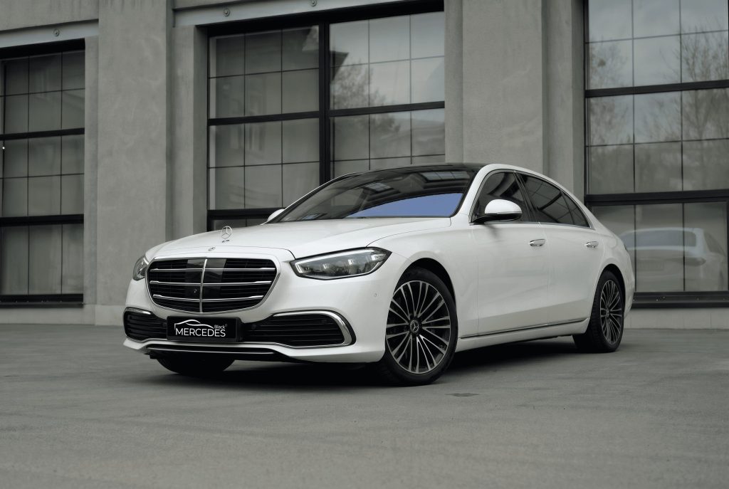 Белый Mercedes-Benz S-223