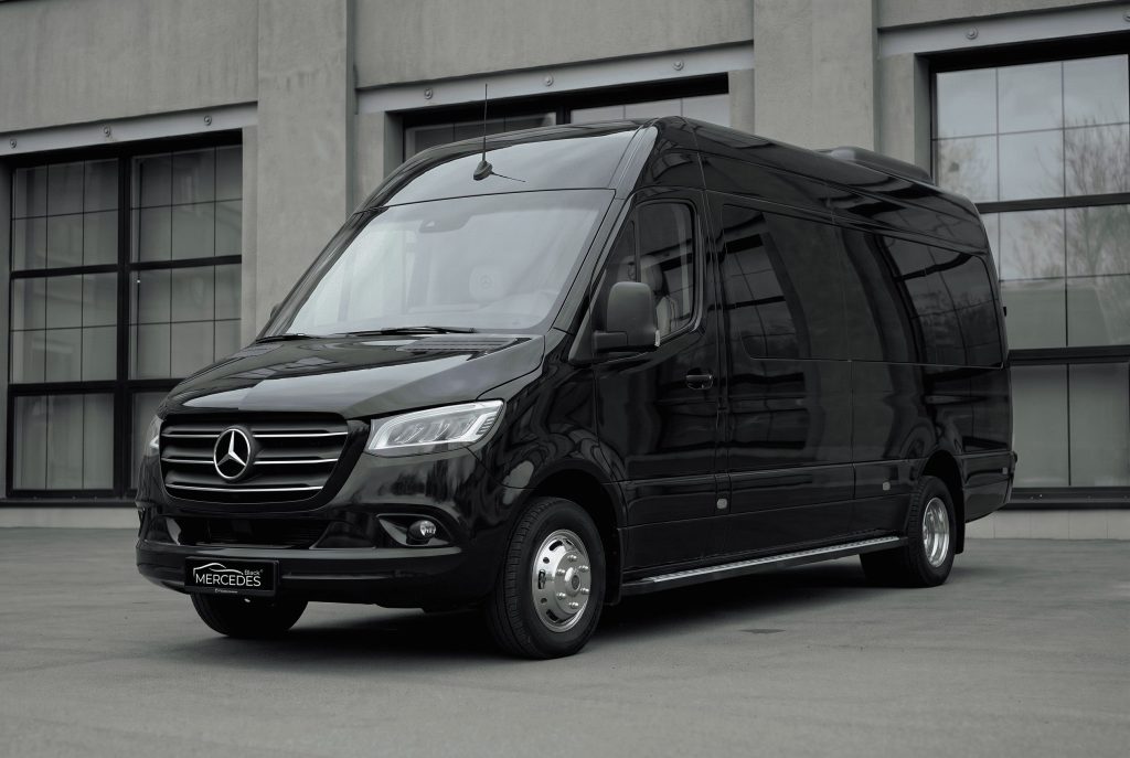 Микроавтобус Mercedes-Benz Sprinter 907-й кузов (VIP салон, кабинет)