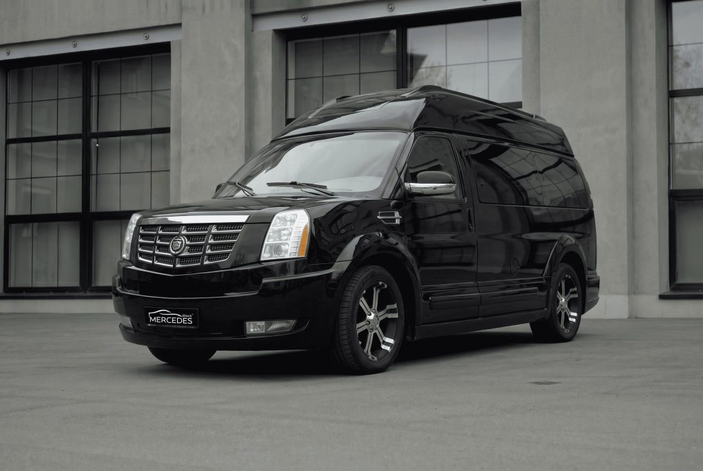 Микроавтобус Chevrolet Express (офис на колесах, VIP кабинет)