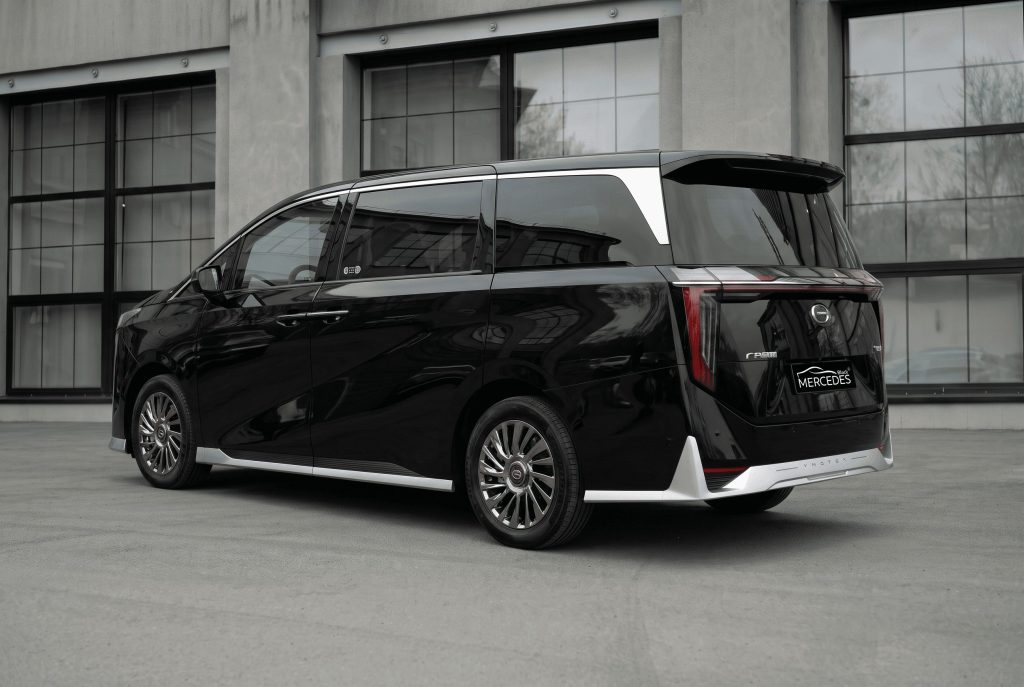 Минивен бизнес класса GAC M8 (6 пассажиров)