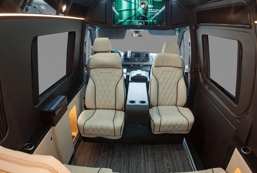 Микроавтобус Mercedes-Benz Sprinter 907-й кузов (VIP салон, кабинет)