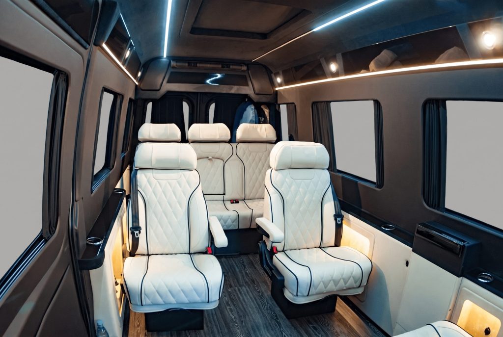 Микроавтобус Mercedes-Benz Sprinter 907-й кузов (VIP салон, кабинет)
