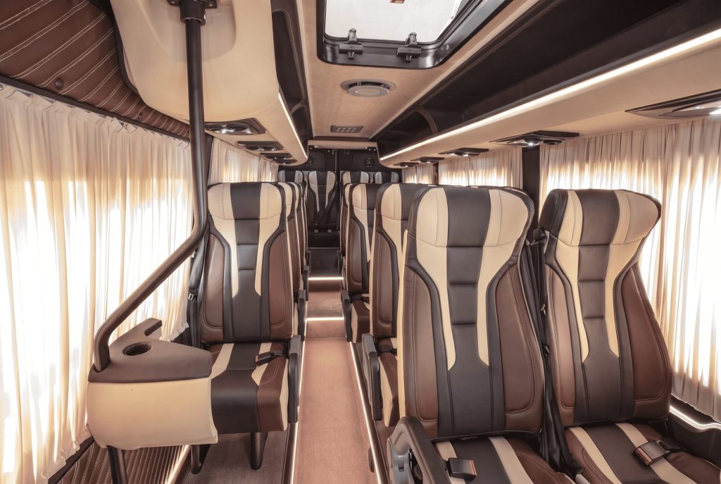 Микроавтобус Mercedes-Benz Sprinter NEW (2023 г)