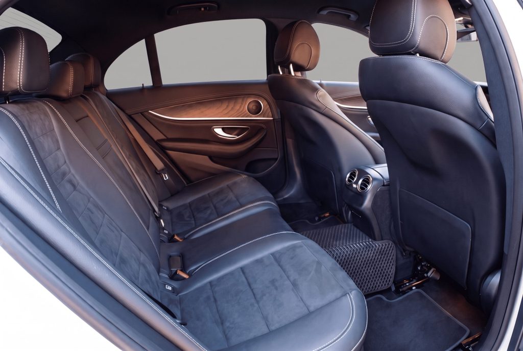 Белый седан Mercedes-Benz E213 рестайлинг
