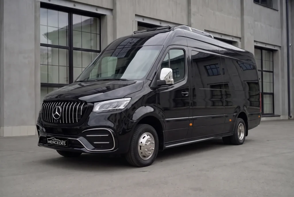 Микроавтобус Mercedes-Benz Sprinter (новый кузов 907)