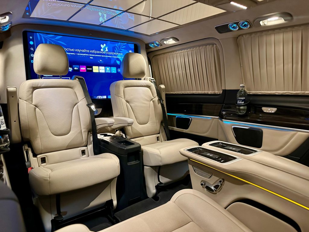 Минивэн Мерседес V-класс (с перегородкой, VIP кабинет)