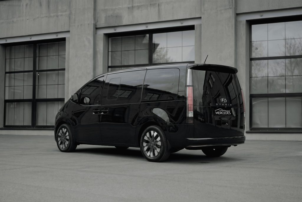 Минивэн Хендай Стариа (Hyundai Staria)