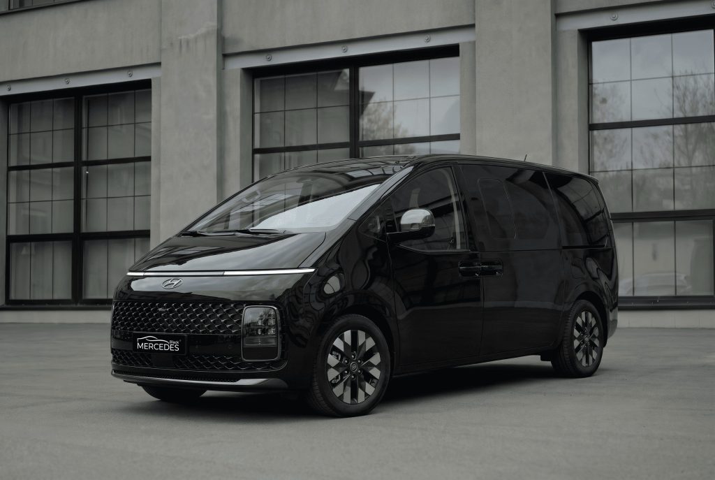 Минивэн Хендай Стариа (Hyundai Staria)